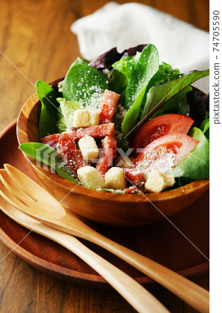 Caesar salad Caesar salad 74705590