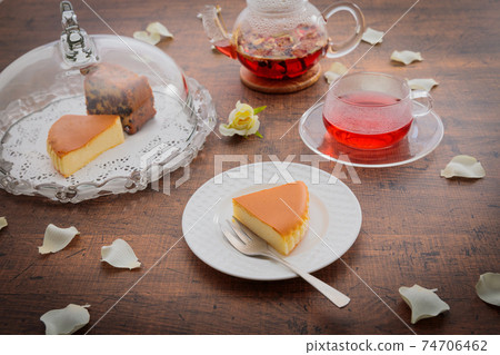 下午茶時間：芝士蛋糕，重磅蛋糕和涼茶的時間 74706462