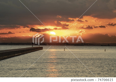 Asahi seen from Higashi Ogishima East Park [Kawasaki City, Kanagawa Prefecture] 74706615