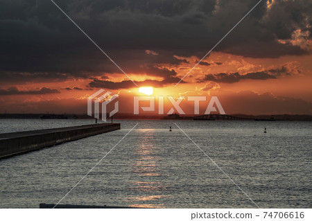 Asahi seen from Higashi Ogishima East Park [Kawasaki City, Kanagawa Prefecture] 74706616