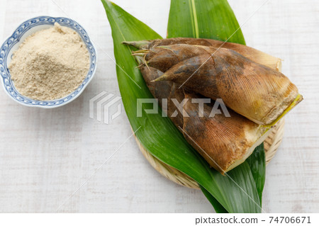 Wild plants: Spring bamboo shoots Rice 74706671