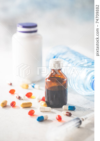 Assorted medical pills 74709882