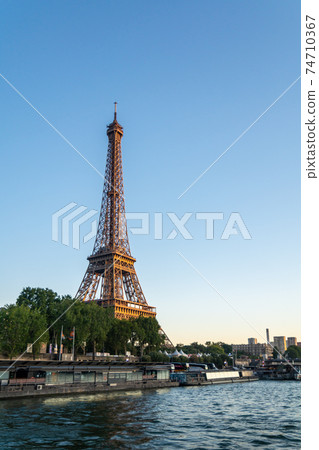 The Eiffel Tower in Paris The Eiffel Tower in Paris 74710367