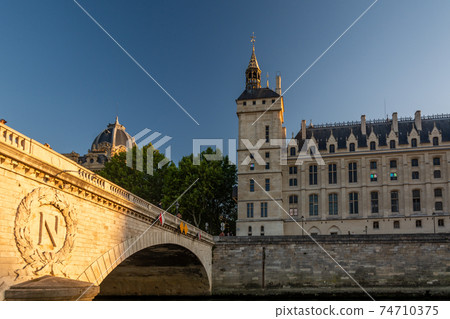 Conciergerie in Paris 74710375