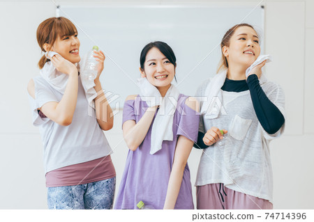 瑜伽課，健身房，肌肉訓練 74714396