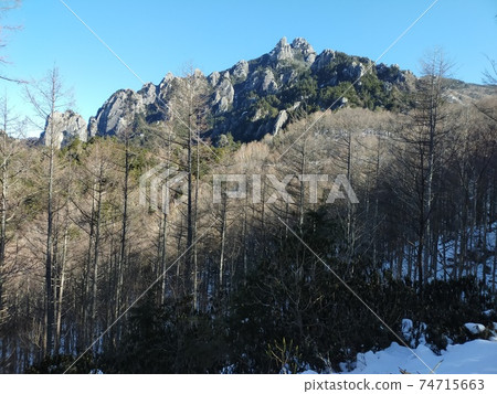 Clear sky and Mt. Mizugaki winter Clear sky and Mt. Mizugaki winter 74715663