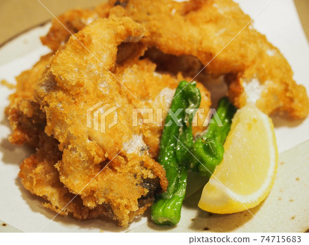 Deep-fried blowfish skin 74715683