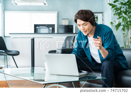 男士生活遠程辦公遠程辦公生活方式 男士生活遠程辦公遠程辦公生活方式 74715702