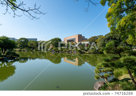 Scenery of Kiyosumi Garden and blue sky Scenery of Kiyosumi Garden and blue sky 74716289