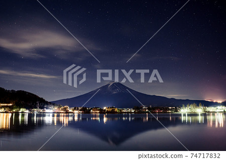 Upside-down Fuji reflected in the stars and Lake Kawaguchi Upside-down Fuji reflected in the stars and Lake Kawaguchi 74717832