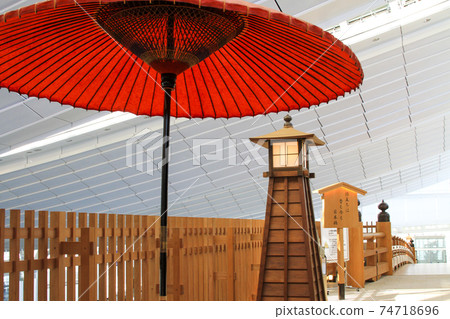羽田機場第3航站樓5F羽田日本橋露天雨傘和燈籠 74718696