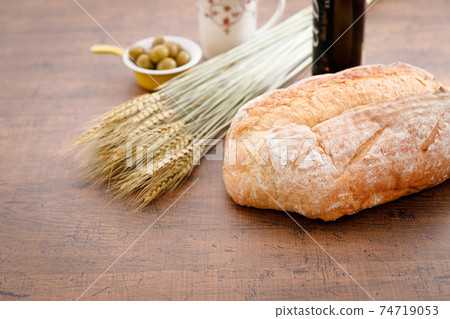 Meals: Table with hard bread Meals: Table with hard bread 74719053
