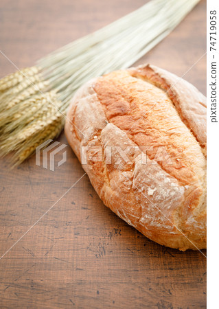 Meals: Table with hard bread Meals: Table with hard bread 74719058