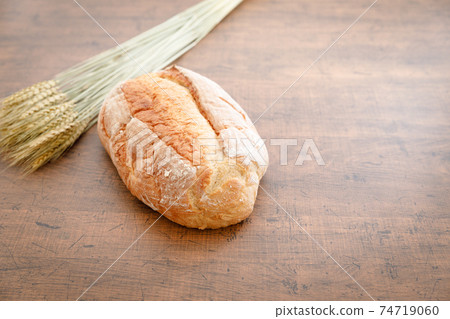 Meals: Table with hard bread Meals: Table with hard bread 74719060