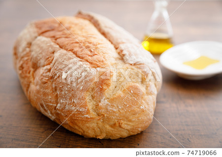Meals: Table with hard bread 74719066