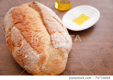 Meals: Table with hard bread 74719068