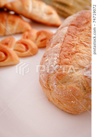 Meals: Table with hard bread Meals: Table with hard bread 74719072
