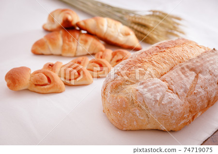 Meals: Table with hard bread 74719075