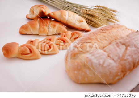 Meals: Table with hard bread Meals: Table with hard bread 74719076