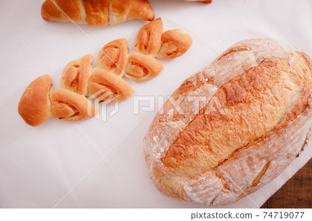 Meals: Table with hard bread 74719077
