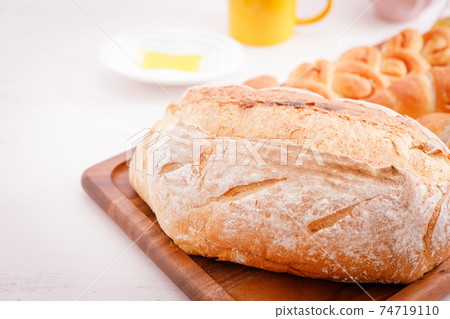 Meals: Table with hard bread Meals: Table with hard bread 74719110