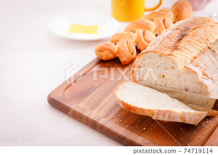 Meals: Table with hard bread 74719114