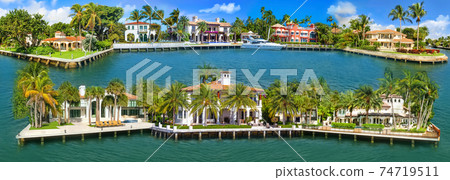 Luxury mansion in exclusive part of Fort Lauderdale Luxury mansion in exclusive part of Fort Lauderdale 74719511