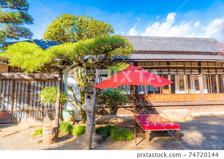 Furouen Garden and Plum Blossoms in Early Spring [Yamanashi Prefecture] 74720144