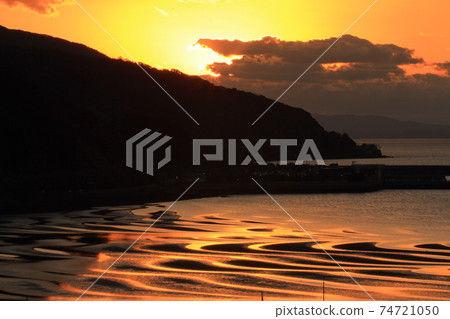 Evening view of the Ariake Sea during the magic hour from the Mikorai Beach Observatory Evening view of the Ariake Sea during the magic hour from the Mikorai Beach Observatory 74721050