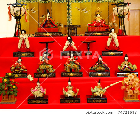 Old-fashioned Hina dolls Old-fashioned Hina dolls 74721688