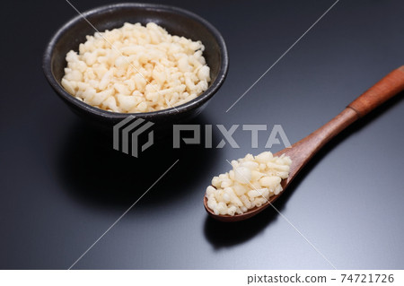 凸起的球 74721726