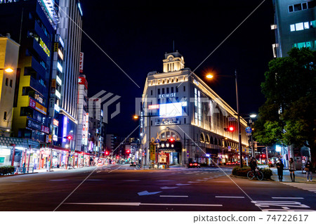 Night scenery in front of Asakusa station 74722617