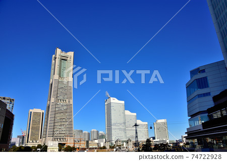 港未來景觀和日本第一條永久性城市纜車橫濱空中客艙 港未來景觀和日本第一條永久性城市纜車橫濱空中客艙 74722928