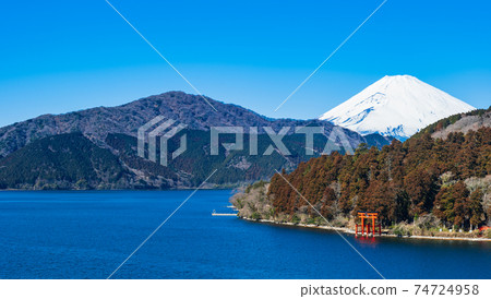 蘆野湖和富士山的冬景 蘆野湖和富士山的冬景 74724958