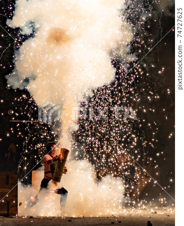 Hand fireworks 74727625