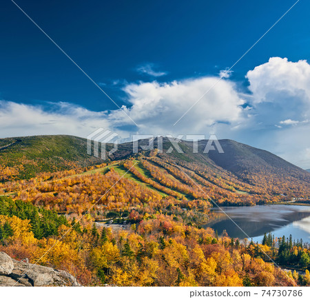 View of Echo Lake from Artist's Bluff in autumn 74730786