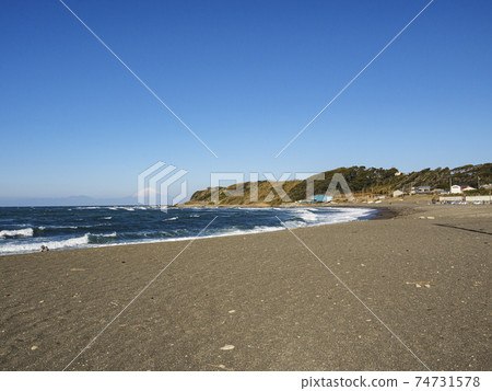 Early spring in Wadanahama, Yokosuka City, Kanagawa Prefecture, on the Shonan Miura Peninsula Early spring in Wadanahama, Yokosuka City, Kanagawa Prefecture, on the Shonan Miura Peninsula 74731578