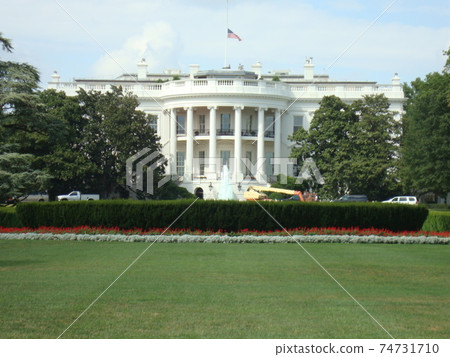White House White House 74731710