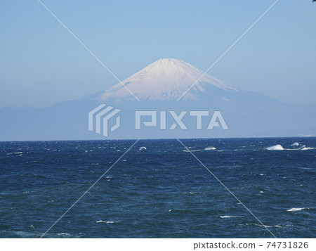 Early spring of Mt. Fuji as seen from Arasaki Park, Yokosuka City, Kanagawa Prefecture, on the Shonan Miura Peninsula Early spring of Mt. Fuji as seen from Arasaki Park, Yokosuka City, Kanagawa Prefecture, on the Shonan Miura Peninsula 74731826