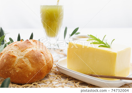 Meals: Bread and butter table 74732004
