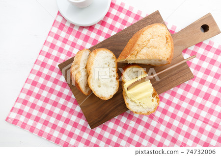 Meals: Baguette and butter breakfast Meals: Baguette and butter breakfast 74732006