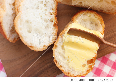 餐點：法式麵包和黃油早餐 74732008