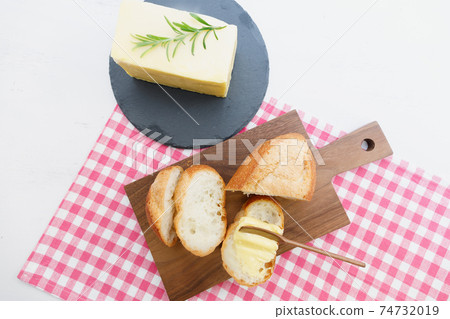 餐點:法式麵包和黃油早餐 餐點:法式麵包和黃油早餐 74732019