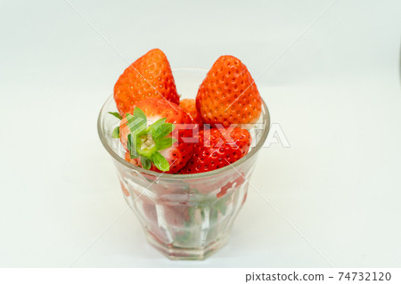 草莓微弱 草莓微弱 74732120