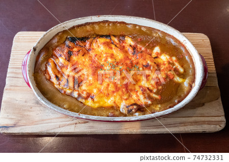 Grilled curry 74732331