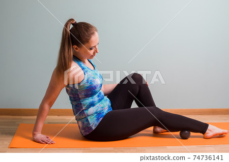 Using special devices to release tense muscles 74736141