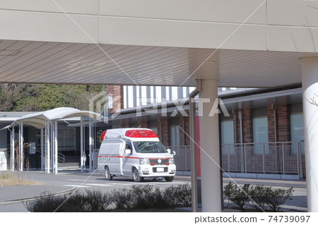 Ambulance (Aichi Medical University Hospital, Nagakute City, Aichi Prefecture) 74739097