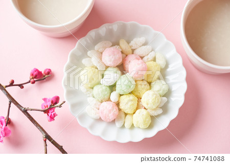 Sweet and peach blossoms Sweet and peach blossoms 74741088