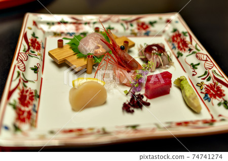 蝦生魚片 74741274