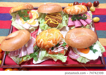 百吉餅三明治 74742399